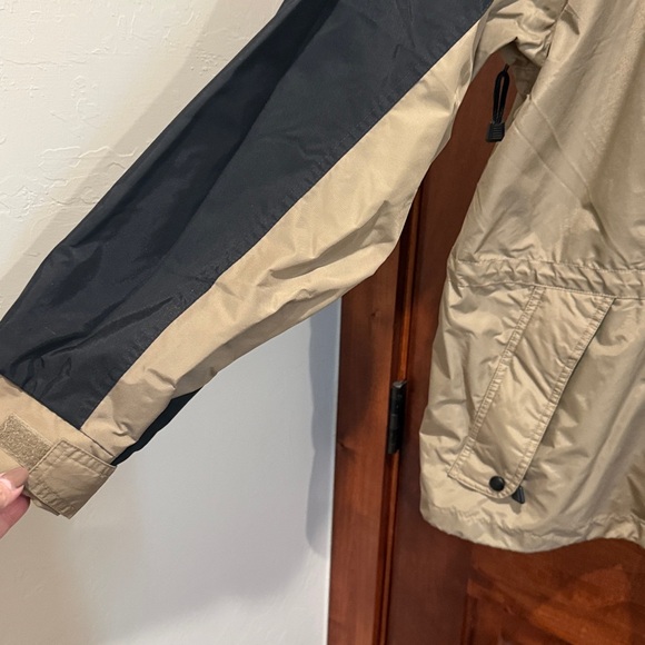 Men's Black and Tan Jacket - Picture 5 of 7